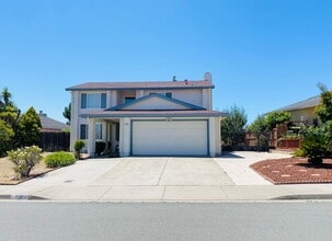Building Photo - 208 Cardinal Way