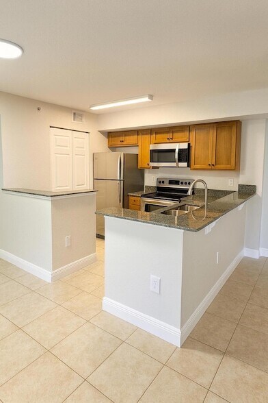 Foto del edificio - 171 SW Palm Dr