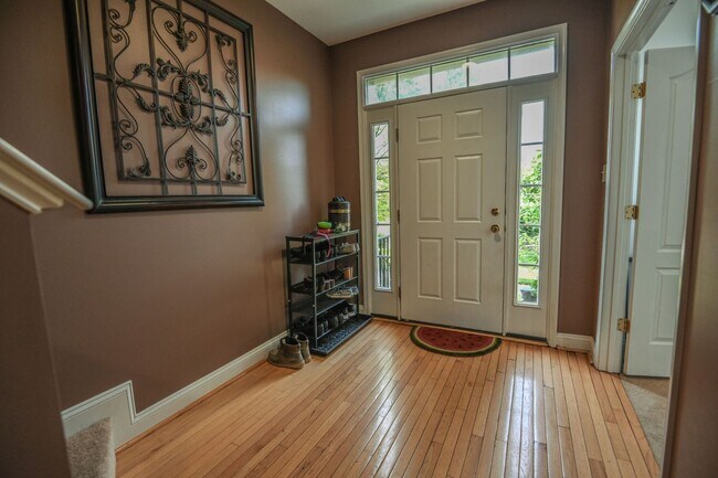 Building Photo - Piney Orchard Townhome