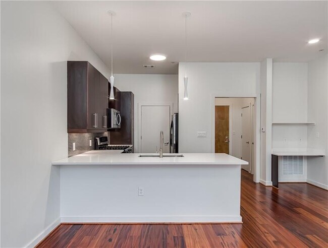 Building Photo - 870 Inman Village NE Pky