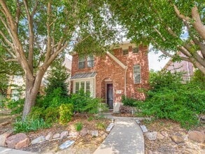 Building Photo - 1704 Estacado Dr