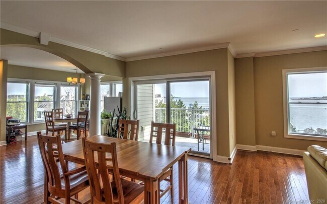 Foto del edificio - 200 Harbour Close