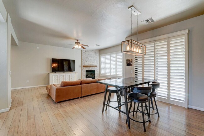 Building Photo - 3131 E Legacy Dr