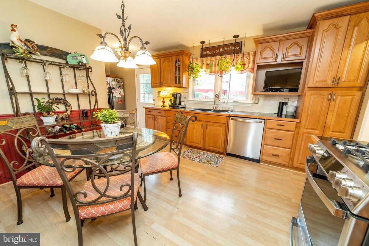 17 Lawnside Dr, Lawrence Township, NJ 08648 House Rental in Lawrence