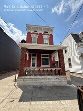 Building Photo - 942 Columbia St