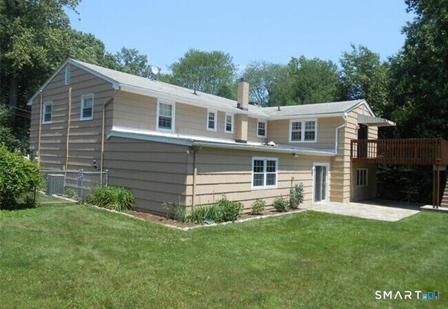 Building Photo - 131 Old Elm Rd