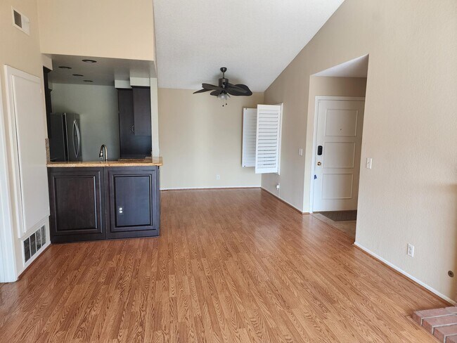 Building Photo - 3855 Thorncroft Ln