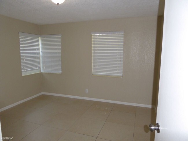 Building Photo - 3 br, 2 bath House - 1511 NE 32nd Ct