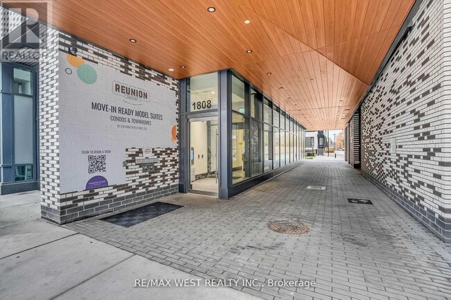 Building Photo - 1808 St Clair Ave W