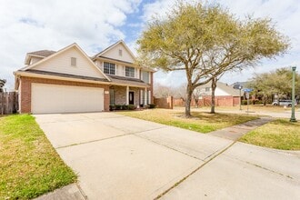 Building Photo - 5906 Saber River