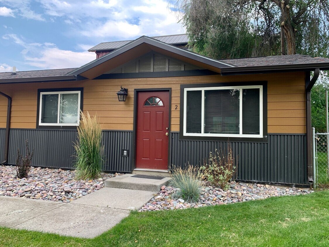 Primary Photo - 100 Mission Ct