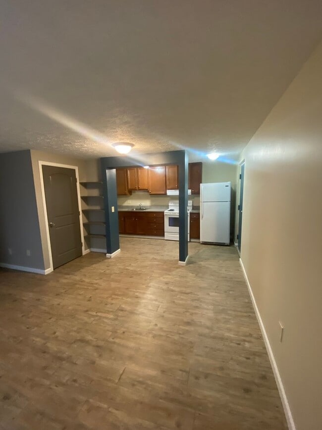 Building Photo - Studio Apartment
