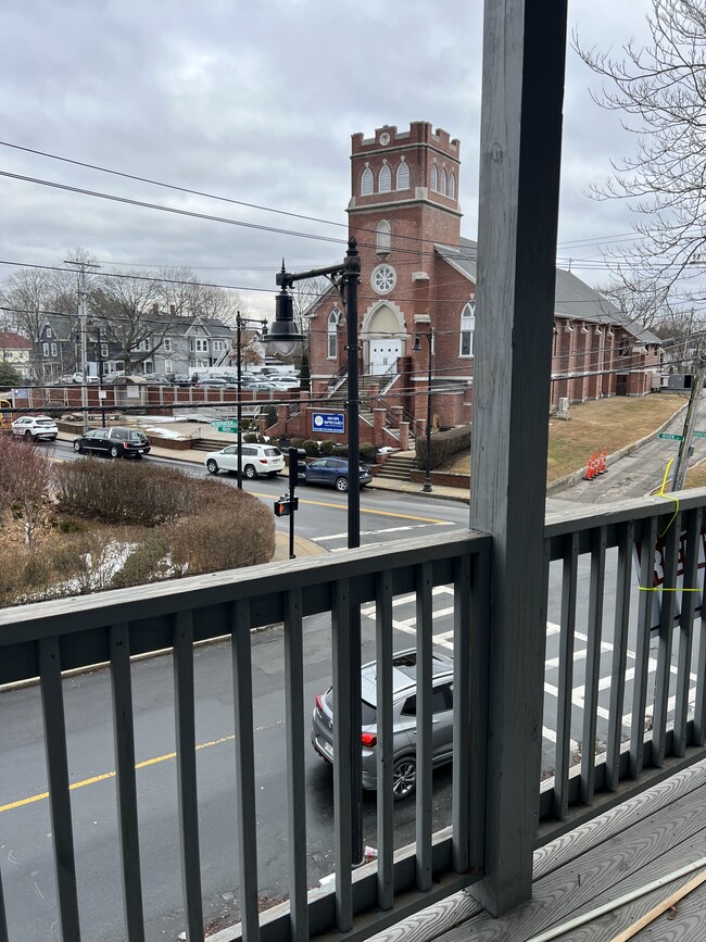 Building Photo - 196 Reservation Rd