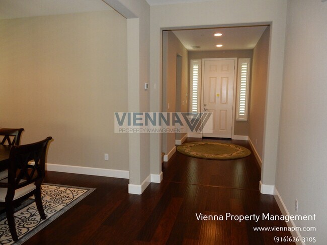 Foto del edificio - 5635 Saratoga Cir
