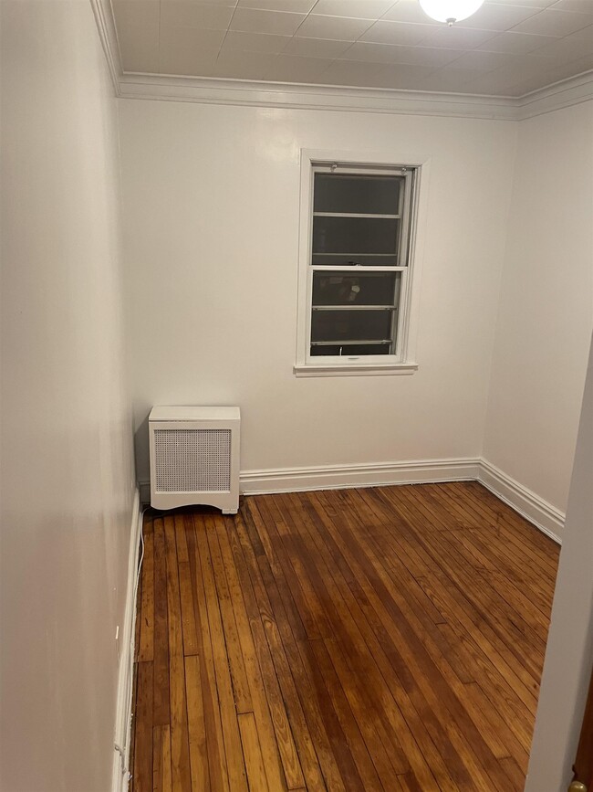 Foto del edificio - 360 Van Nostrand Ave