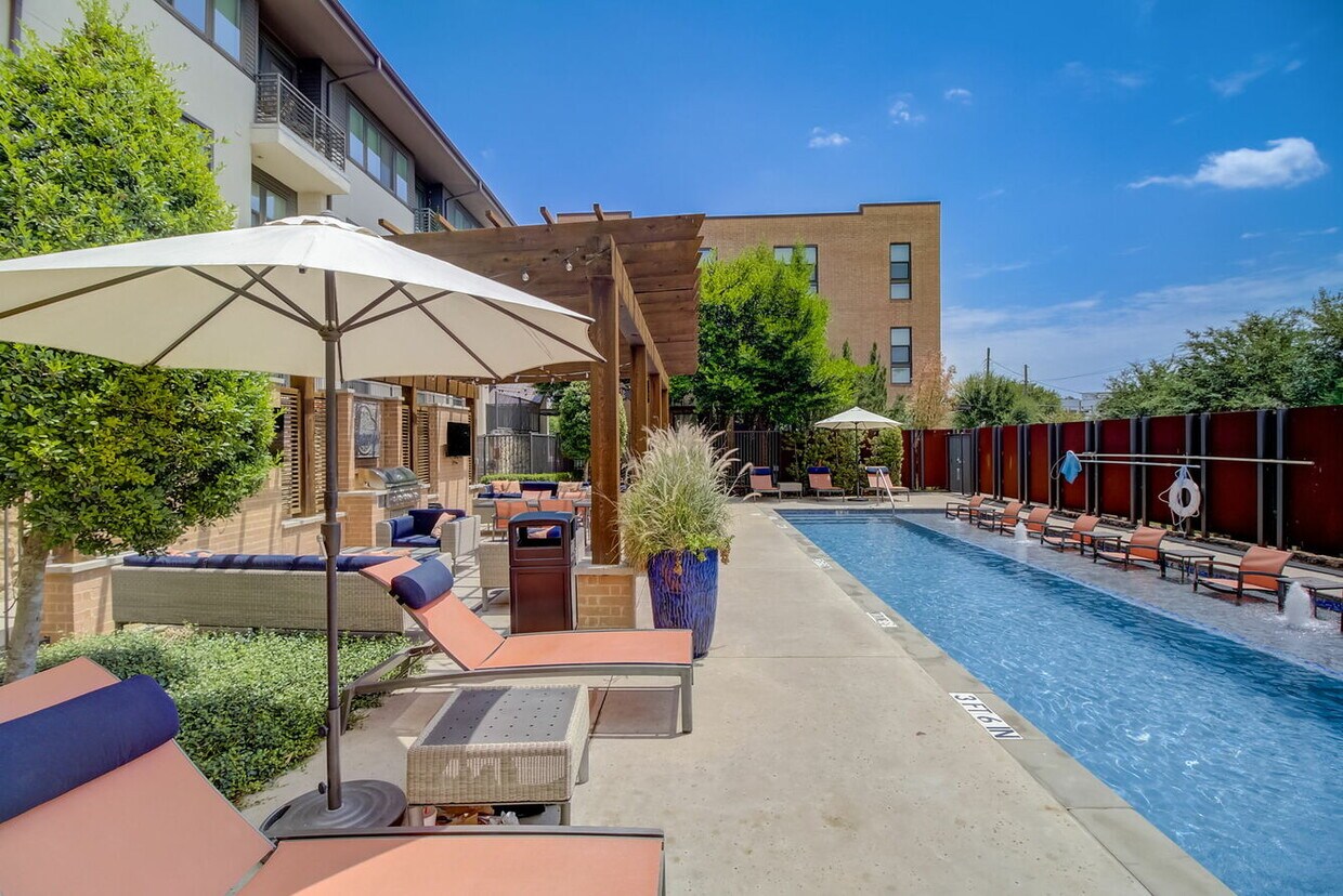 Foto principal - Pet-Friendly 3 BR Apartment with Dog Park ...