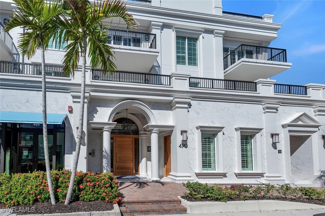 Foto principal - 490 5th St S