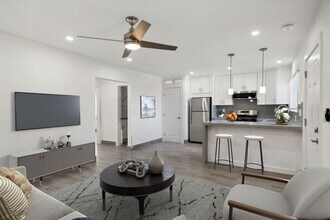 Building Photo - 340 N 1st St