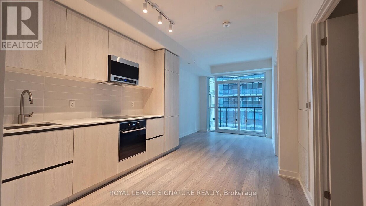 Photo principale - 120 Broadway Ave