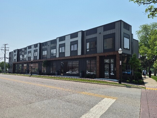 Photo - 145 S Center St Apartment