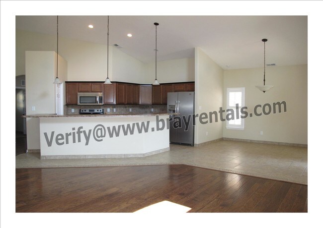 Building Photo - 609 Saffron Way