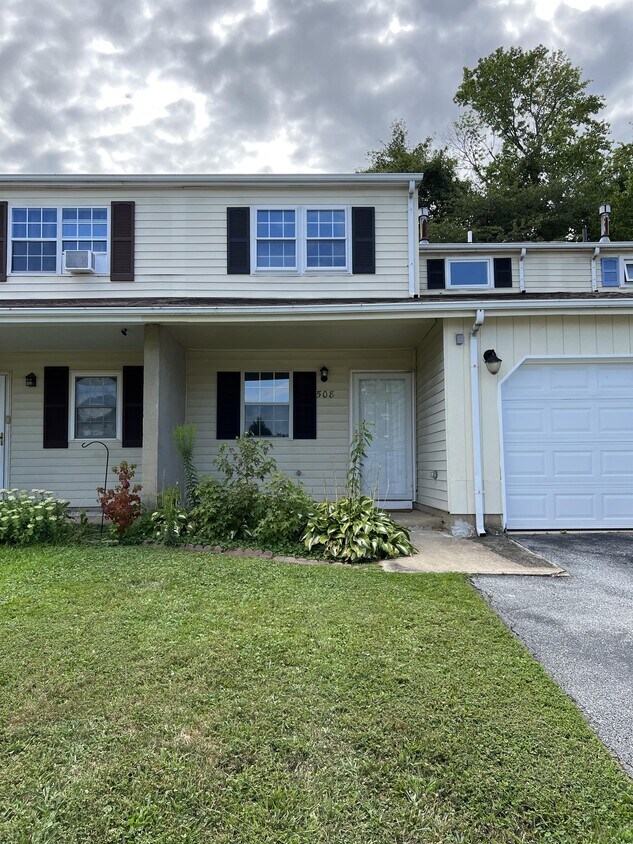 Primary Photo - 508 Blackbird Dr