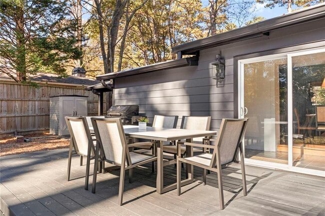 Building Photo - 1333 Victor Rd NE