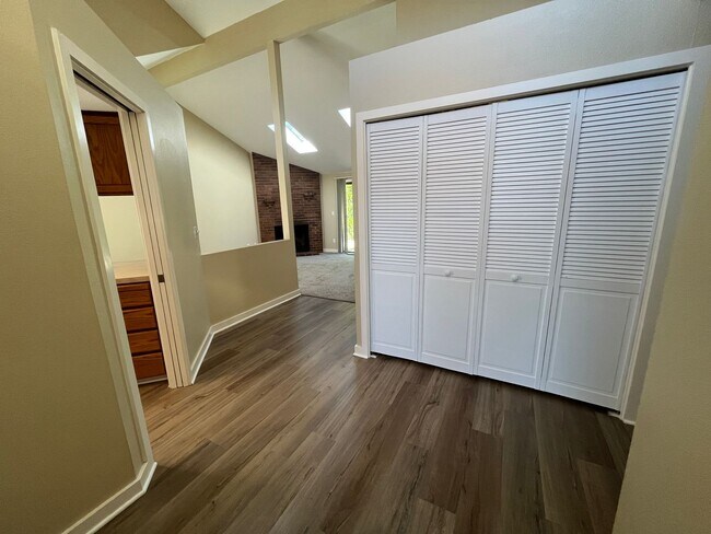 Foto del edificio - Charming One-Level 3BR Home in Desirable B...