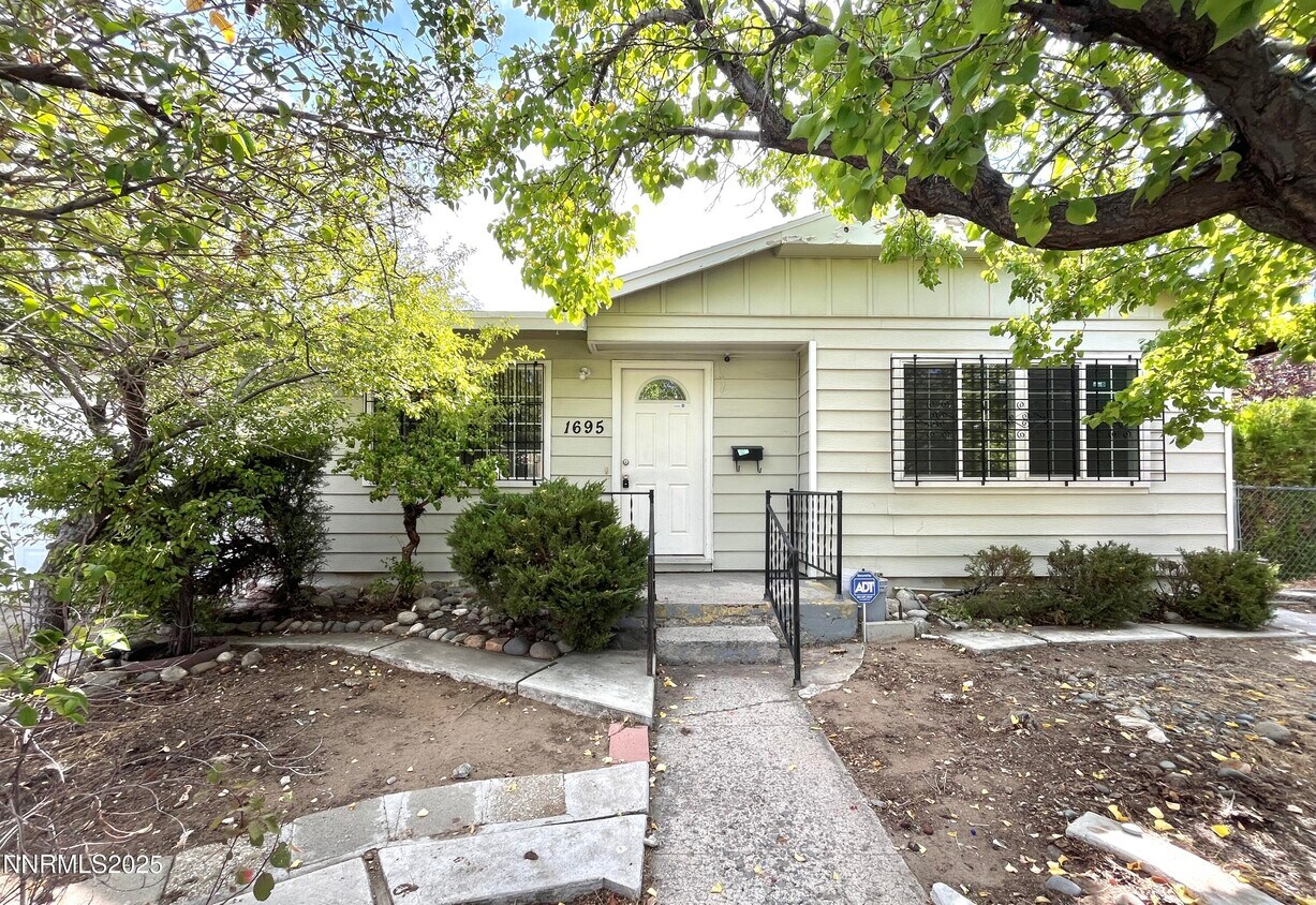 Foto principal - 1695 Trabert Way