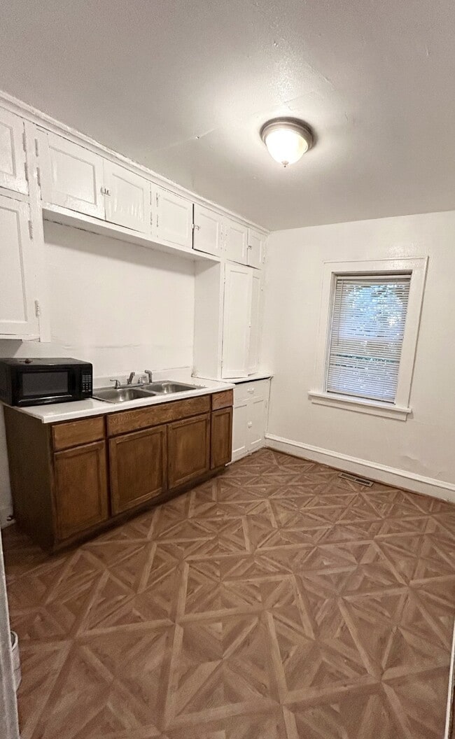 Building Photo - 3112 N 38th St