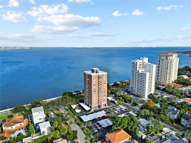 Foto del edificio - 4015 Bayshore Blvd