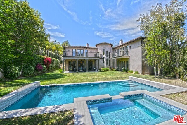 Foto principal - 3039 Roscomare Rd