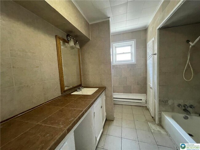 Foto del edificio - 753 St John St