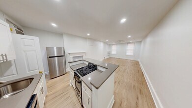 Building Photo - 312 S 16th St