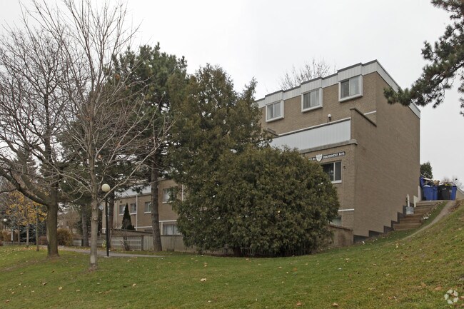 Photo du bâtiment - Wycliffe Hill Townhomes