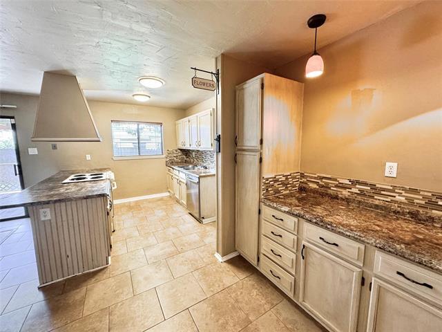 Foto del edificio - 709 Meadow Mead Dr
