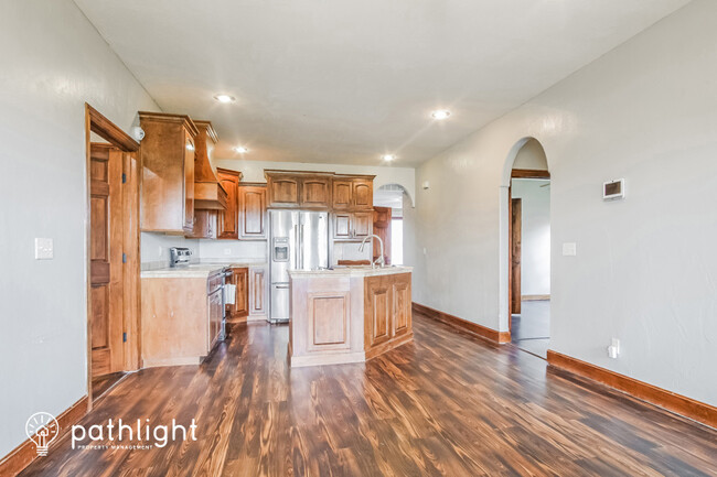 Building Photo - 1602 East Fairwind