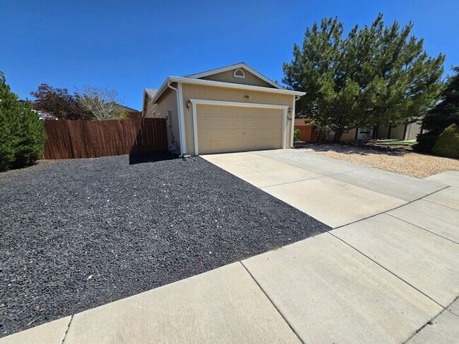 Building Photo - Charming 3 Bedroom, 2 Bath Home with Large...
