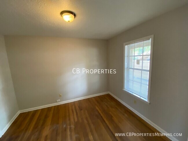 Foto del edificio - 2938 Churchill St