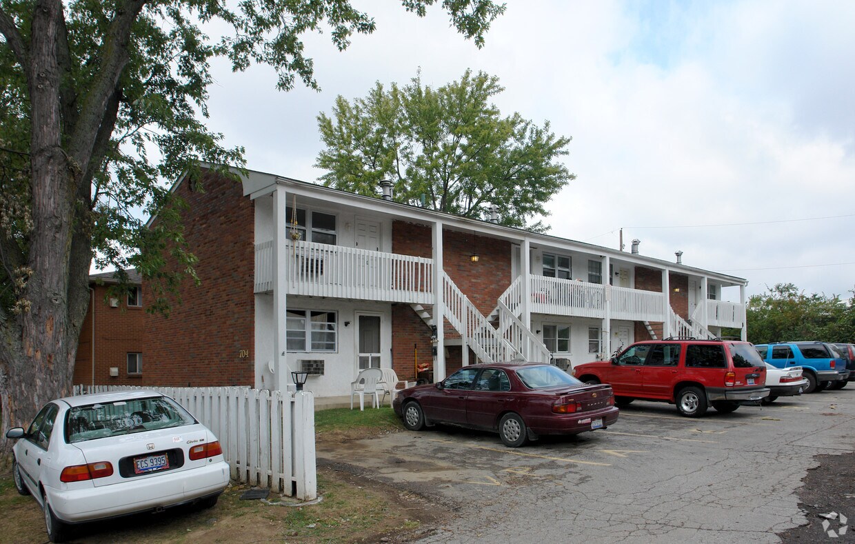 Primary Photo - 704 Riverview Dr