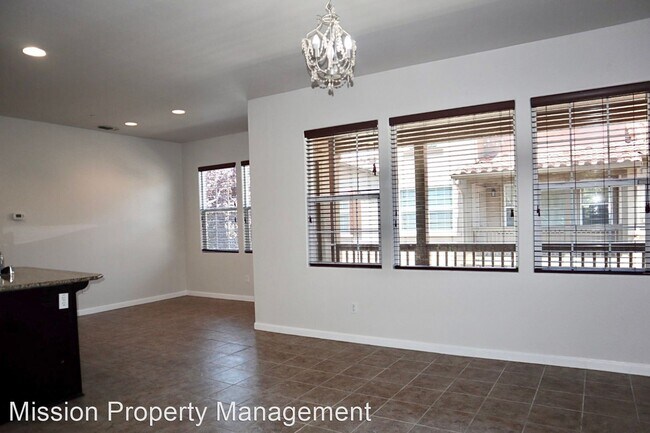 Building Photo - 2 br, 2 bath House - 34109 Spezia Ter