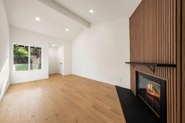 Foto del edificio - 5550 E Knoll Dr