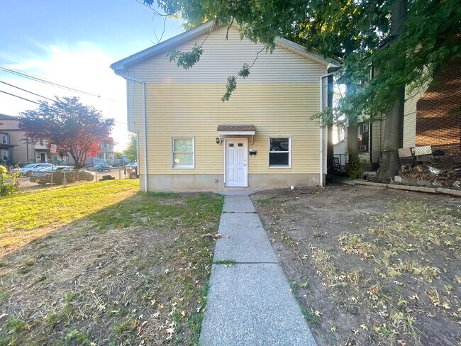Building Photo - 678 E 23rd St