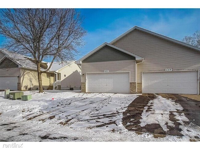 Building Photo - 2 br, 2 bath Townhome - 631 86th Ln NW