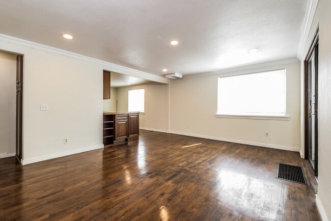 Building Photo - $250 ADMIN FEE WAIVED!!  Spacious 2-Bedroo...