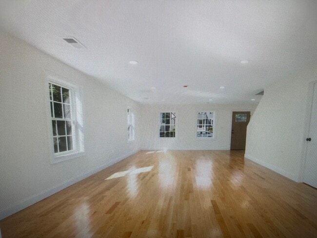 Building Photo - 22 Oakland Ave