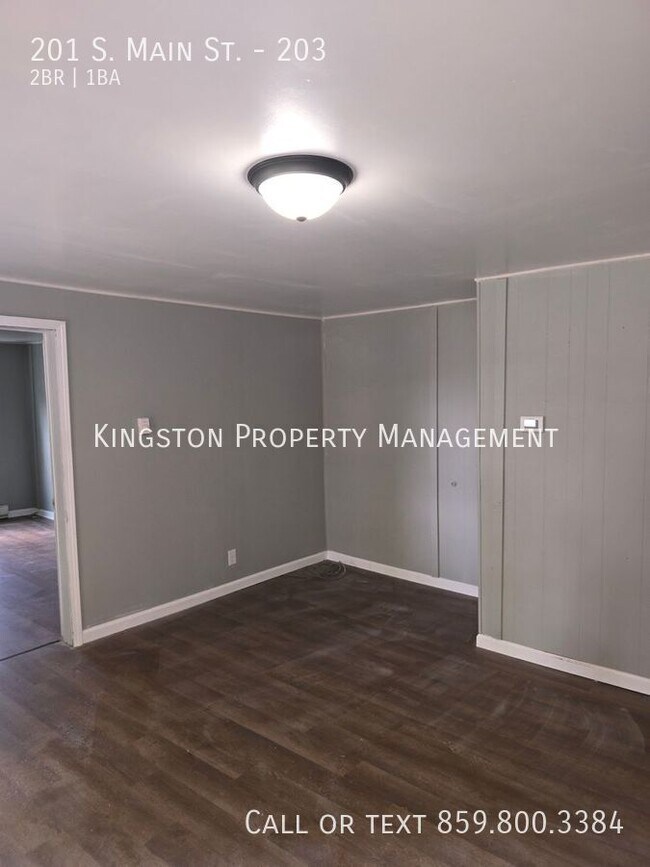 Building Photo - 201 S Main St