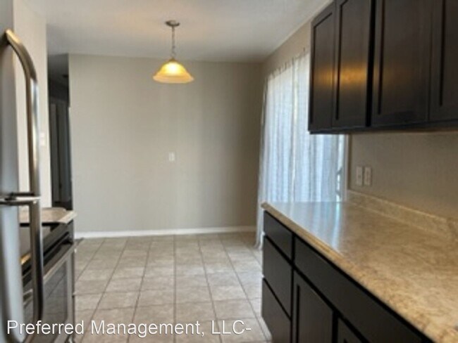 Building Photo - 5 br, 2 bath House - 1020 Monroe Avenue