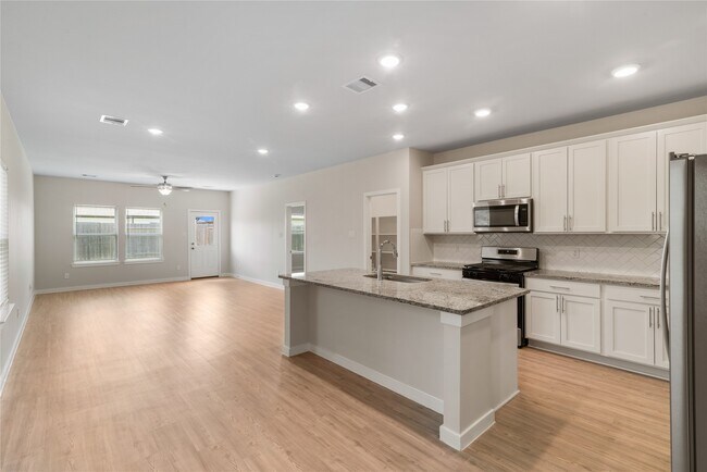 Foto del edificio - 5811 Quest Valley Dr
