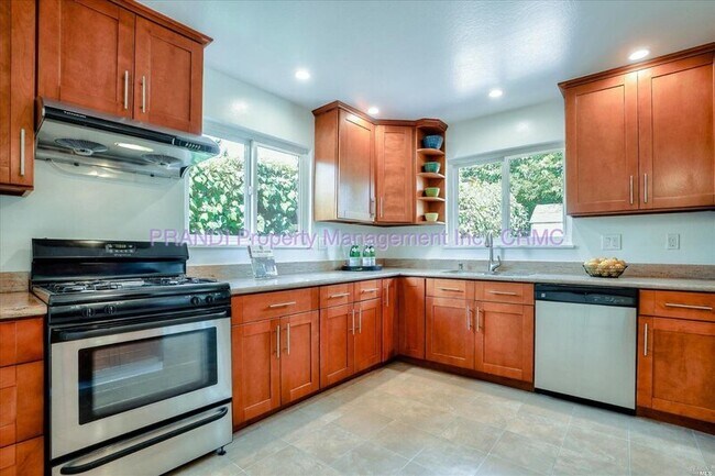 Foto del edificio - 2040 Shady Ln